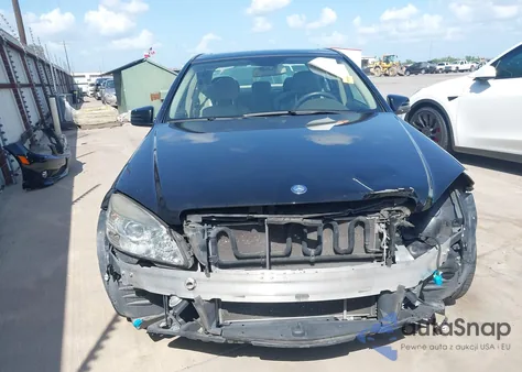 2010 Mercedes-Benz C 350 Sport z USA, uszkodzony, nr VIN WDDGF5GB2AF488843